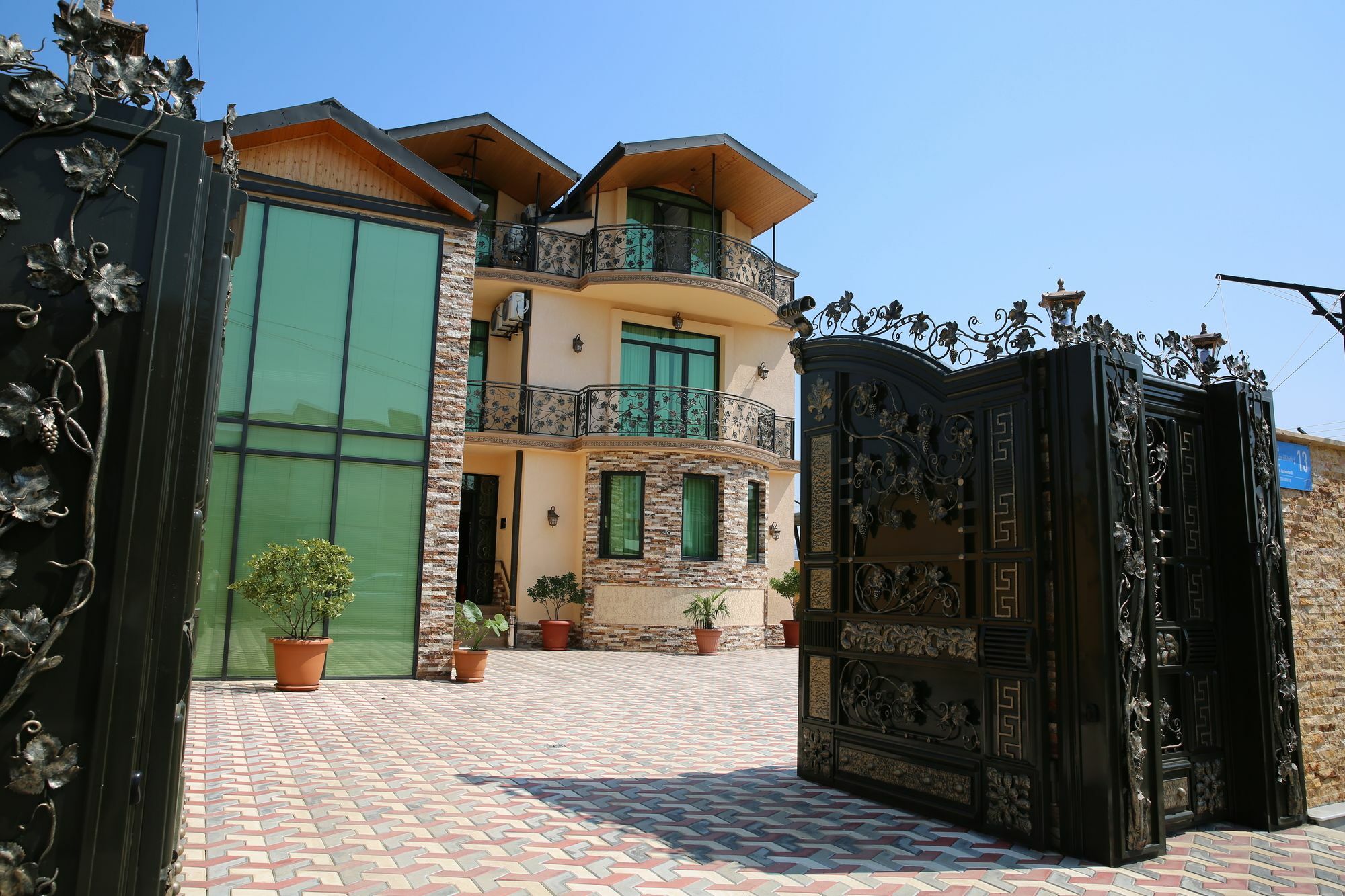 Gk Villa Tbilisi Exterior photo